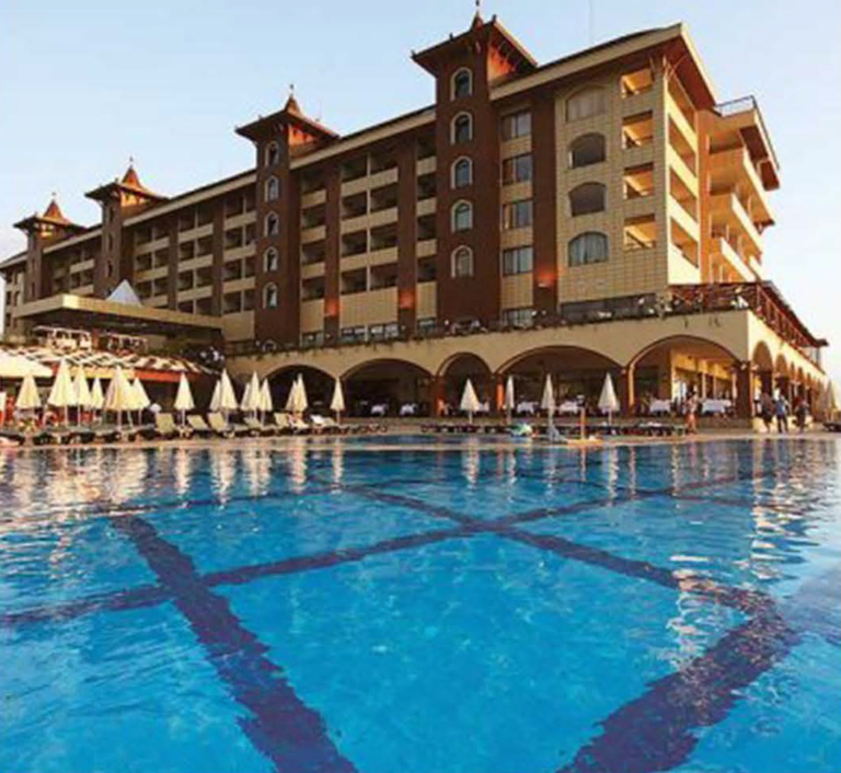 Utopia World فندق